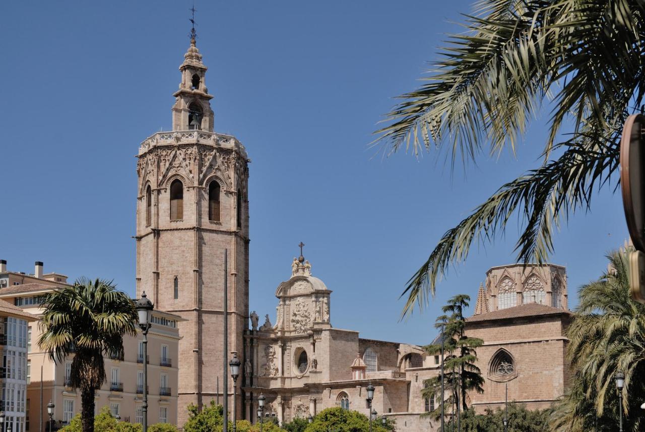 Travel Habitat Plaza De La Virgen * Valenza